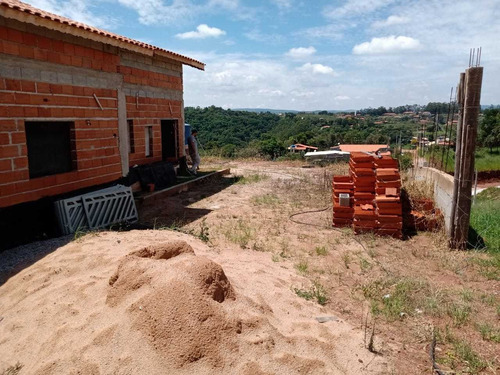 1.000 M², Casa Em Construção, 02 Dormitórios Sendo 01 Suíte!