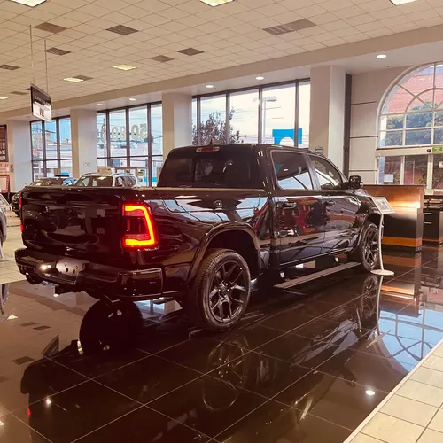 RAM Ram 1500 5.7 Laramie Sport Crew Cab 4X4