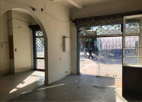 Local Comercial En General Flores 17000