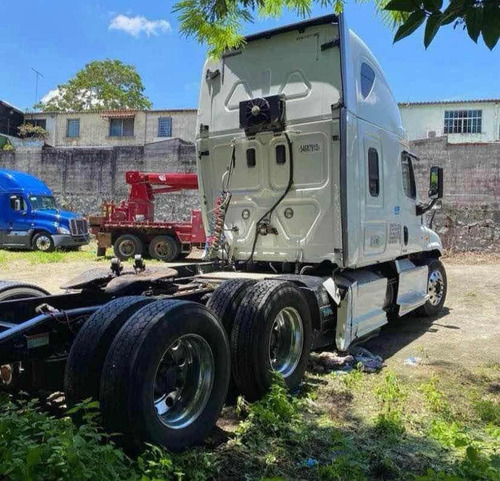 Cabezal Freightliner Cascadia 2017
