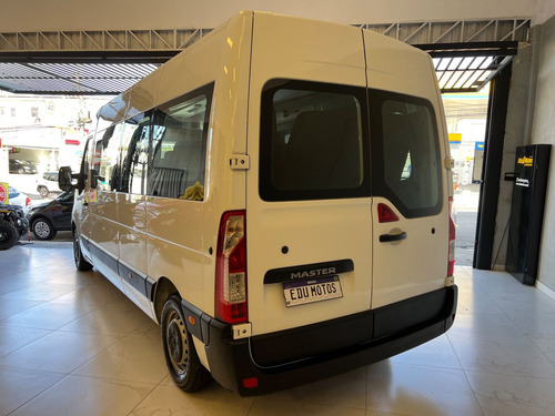 Renault Master 2.3 Executive Minibus L3H2 16 Lugares