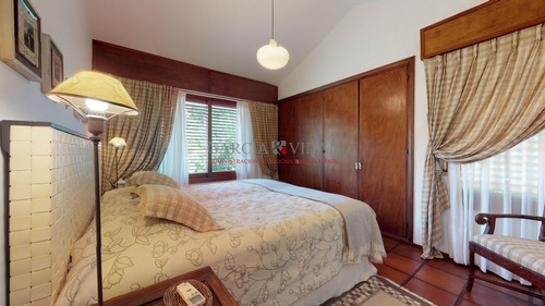 Barrio Golf Venta De Casa 4 Dormitorios- Ref: 2580