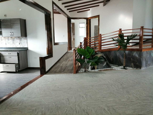 Imagen 11 de 14 de Precioso Chalet Via Al Caimo