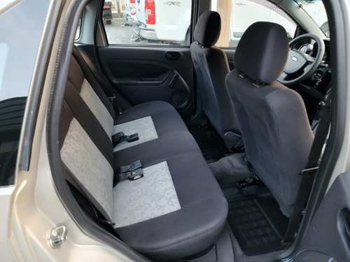 Imagem 16 de 20 de Ford Fiesta Sedan