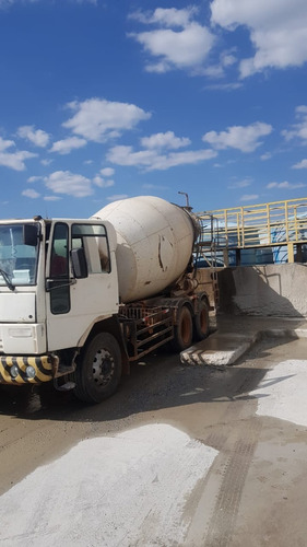 Ford Cargo 2425