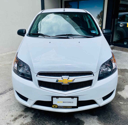 Imagen 2 de 8 de Chevrolet Aveo 2017 4p Ls L4/1.6 Man Linea Anterior