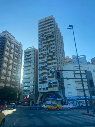 Nueva Cordoba Tres Dormitorios Semi Piso Amoblado Con Cohera Frente Plaza España