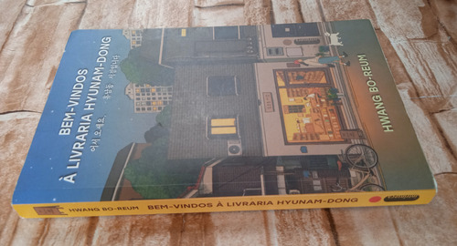 Bem-vindos À Livraria Hyunam-dong, De Hwang Bo-reum. Editorial Intrínseca, Capa Mole Em Português