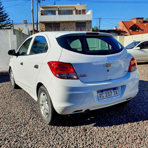 Imagen 5 de 8 de Chevrolet Onix 2018 1.4 Joy Ls 98cv
