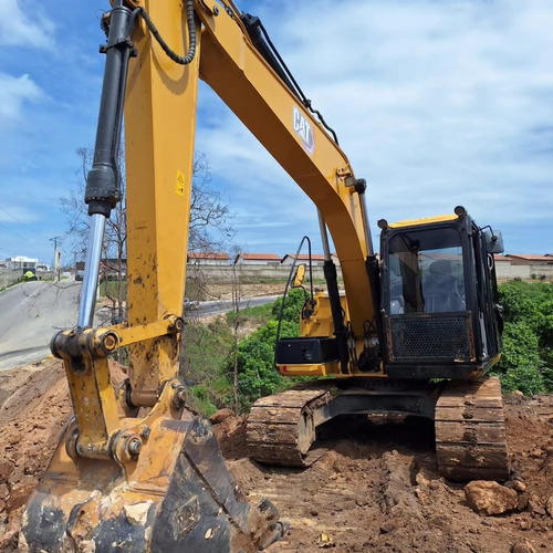 Escavadeira Caterpillar 313 D2 Gc