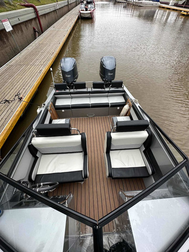 Catamarán Shadow C/2 Yamaha 300hp C/elevador, Bracket