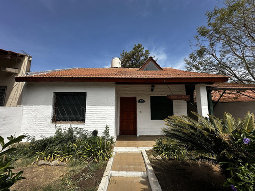 Oportunidad En El Casco Histórico De Merlo: Casa Con Potencial De Ampliacióncasa En