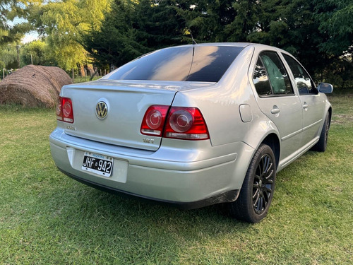 Volkswagen Bora 1.8 Highline T Tiptronic Cuero