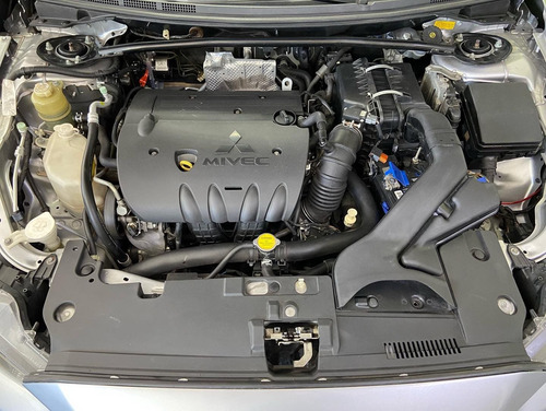 Imagem 5 de 10 de Mitsubishi Lancer 1.8 Sportback 2010