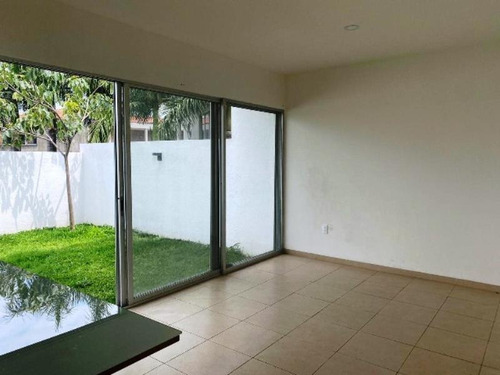 Imagen 1 de 10 de Casa Sola En Venta Fracc Jardines De Ahuatlan