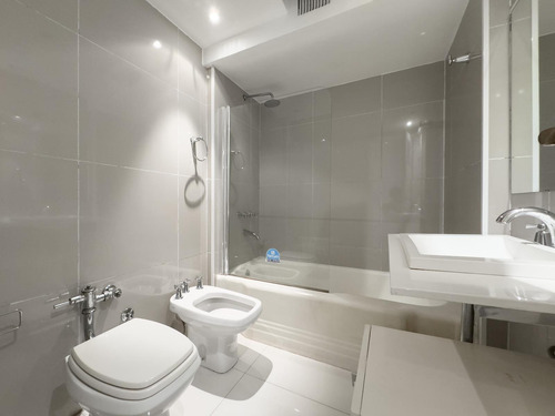 Amplisimo Departamento Refaccionado En Venta Con Cochera - Recoleta