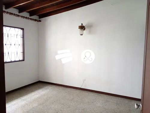 Casa En Venta En Conquistadores- Laureles