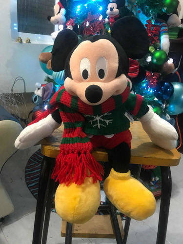 Mickey Mouse De Peluche Navideño Disney Store