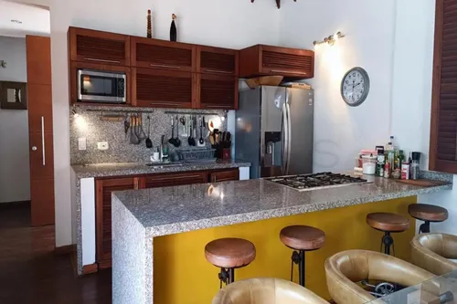 Casa En Venta En Nilo. Cod V7051