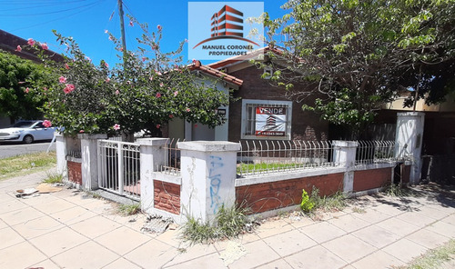Casa De 3 Amb Lote De 232 M2. Cochera. Patio. Jardin. Casero