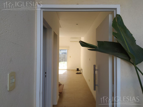 Casa En Alquiler De 4 Ambientes En Solares Del Portezuelo, Nordelta