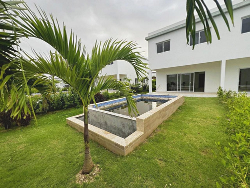 Casa En Venta En Vista Cana, Punta Cana, 130m2