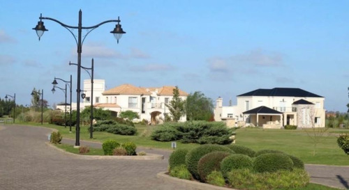 Imagen 3 de 7 de Venta Lote Interno Al Golf Barrio La Providencia
