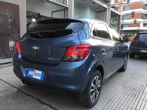 Imagen 5 de 14 de Chevrolet Onix 2016 1.4 Ltz Mt 98cv