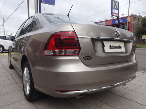 / Señado /volkswagen Polo Comfortline 1.6 C/gnc [ Excelente-