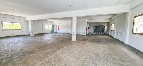 Imagen 18 de 26 de George Tahan #23-9931 Venta Excelente Edificio Industrial De 4 Pisos De 280 M2 Cada Planta, Más Dos Galpones De Aproximadamente 1.300m2, Con La Mejor Ubicación En El Km 1 De Mariche, En Urbanización I