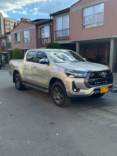 Toyota Hilux 2.4 Diésel 4X4