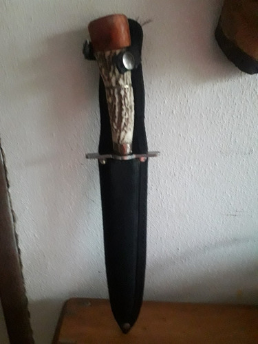Daga Tramontina Acero C/vaina Cabo Imitación Asta 29 Largo. (Usado)