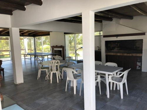 Chacra De 6 Suites, Piscina, Parrillero Y Hermosas Vistas !!