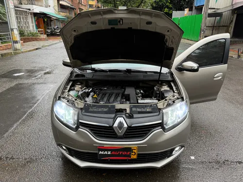 Renault Logan 1.6 Privilege / Intens