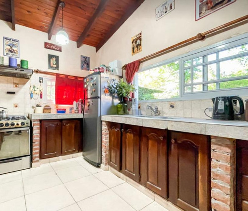 Casa En Venta - 3 Dormitorios 2 Baños - Local - 4662mts2 - Ensenada