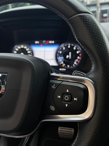 Volvo XC40 2.0 T5 GASOLINA R-DESIGN AWD GEARTRONIC