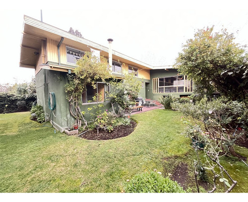 Casa En Venta De 4 Dorm. En Las Condes