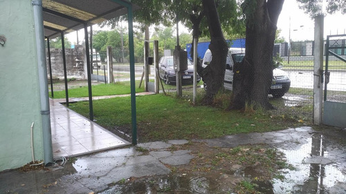 Imagen 2 de 18 de Galpón Importante Sobre Lote 20x60 - Av. 520 E165 Y 166 - La Plata