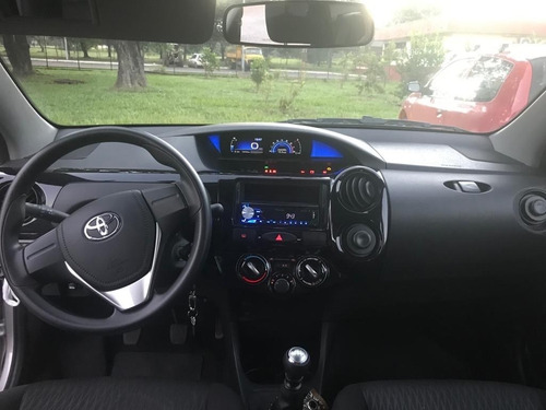 Toyota Etios Sedan X 15l Mt