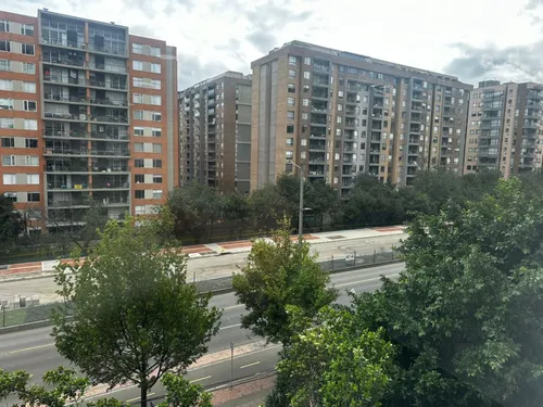 Oficina En Arriendo En Mazuren. Cod A16762