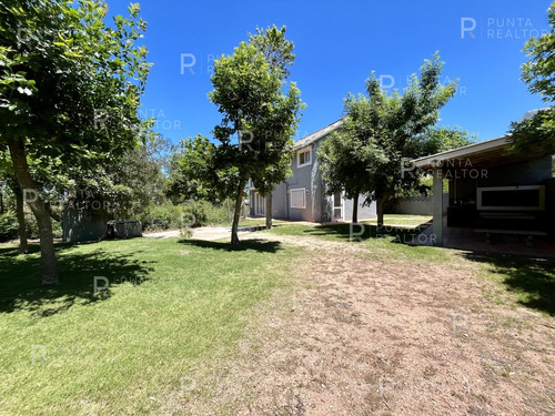 Gran Casa En Venta En El Chorro, Manantiales, Uruguay