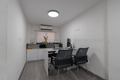 Taller Mecánico En Venta La Urbina Mls #25-1656