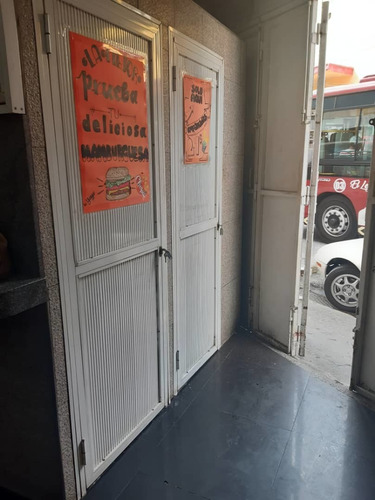 Imagen 2 de 8 de Local En Venta - Maiquetía