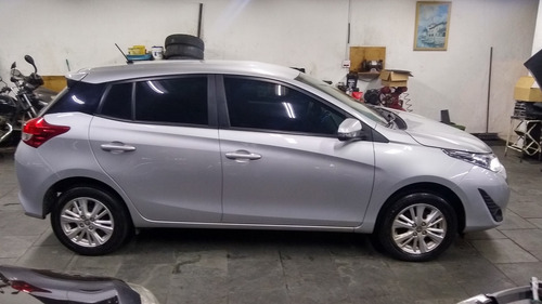 Imagem 5 de 16 de Toyota Yaris Xs 1.3 16v Flex Completo Rodas 2019 Cinza