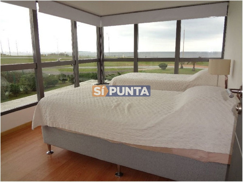 Imagen 10 de 16 de Apartamento De 3 Dormitorios Y Dependencia, Playa Mansa