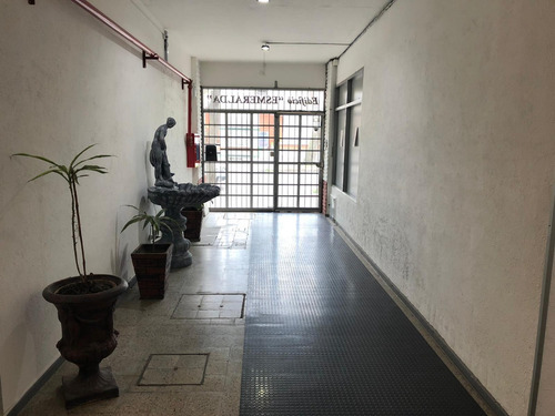 Lega Propiedades Alquila Excelente Apartamento De Dos Dormitorios, Céntrico Edificio Esmeralda, Primer Piso