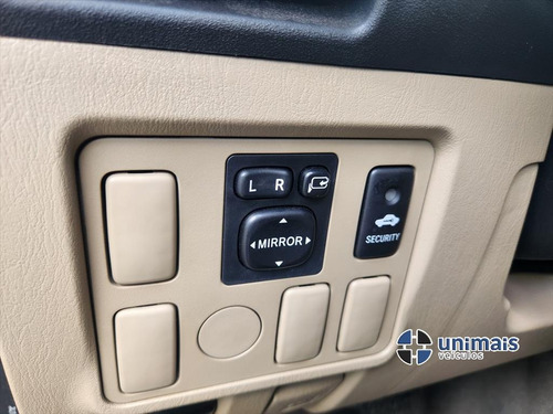 Toyota Hilux SW4 2.7 SR 7 LUGARES 4X2 16V FLEX 4P AUTOMÁTICO