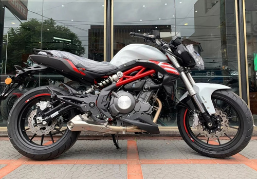 Benelli 302s Duomo Motos