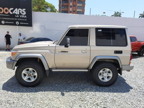 Imagen 4 de 11 de Toyota Macho Sincrónico