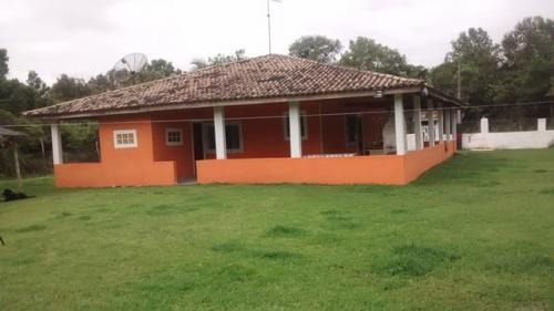 Chácara No Litoral Com 3 Dormitórios Em Itanhaém/sp Ch023-pc